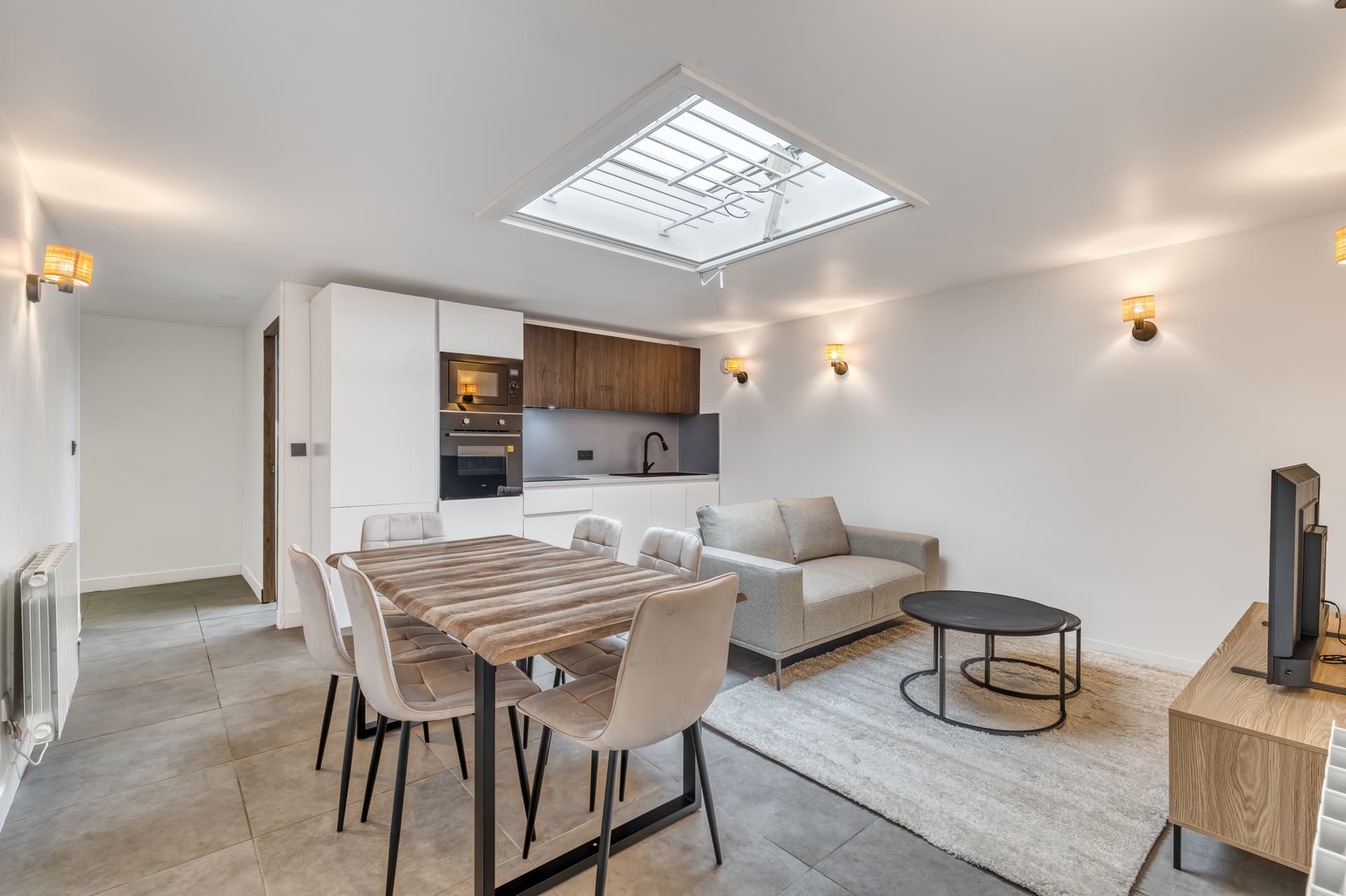 Annemasse — Situé en plein centre d’Annemasse, à proximité immédiate de la gare, du tramway, des commerces et de... — Miniature 19