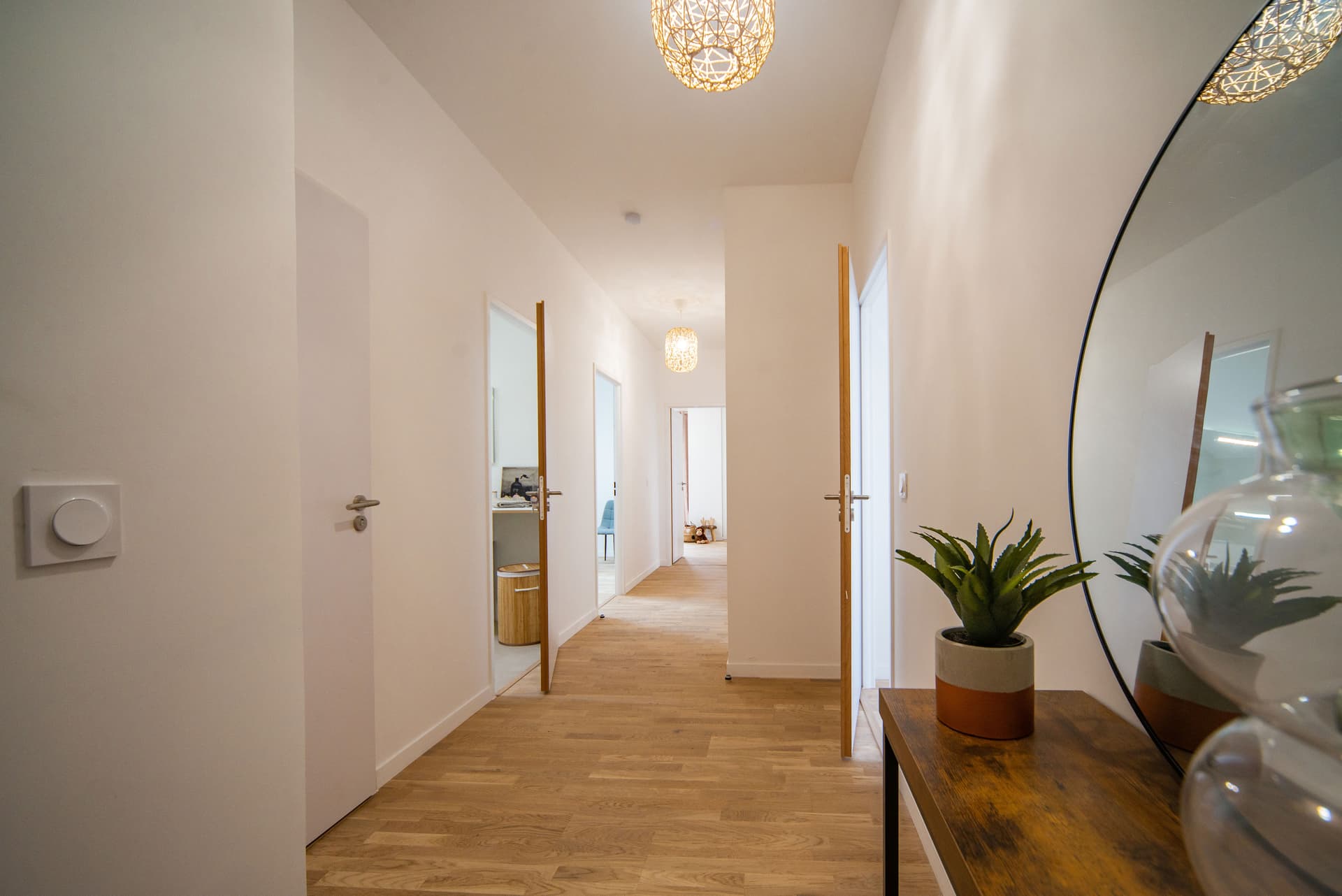 la Riche — Profitez d’un cadre de vie unique, où la nature s’invite chez vous grâce à une conception architectu... — Miniature 5