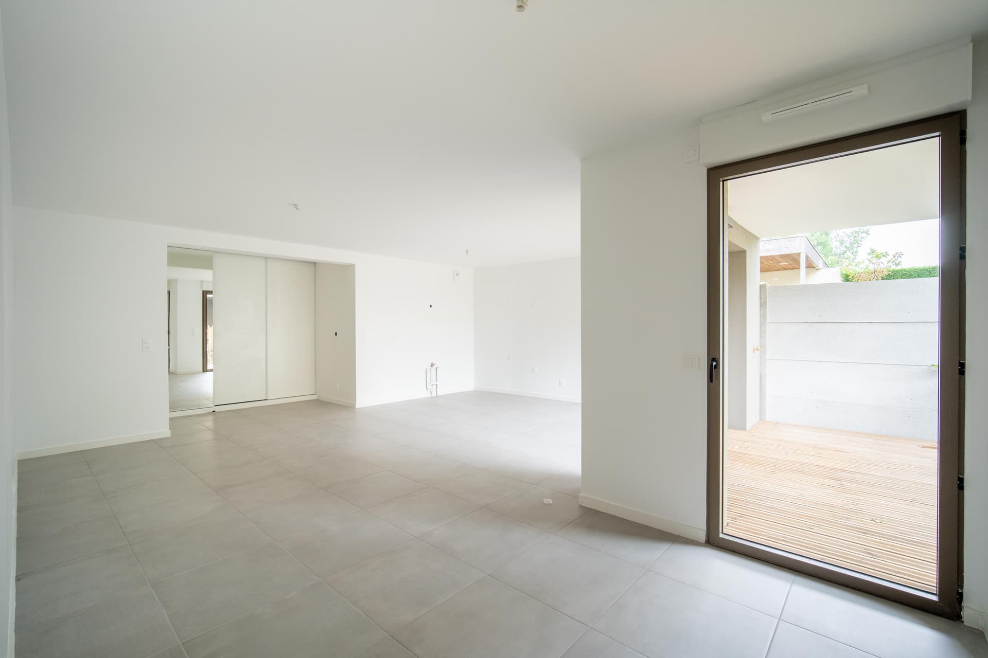 Talence — Dans un environnement alliant modernité et authenticité, cette résidence intimiste propose 26 appart... — Miniature 4