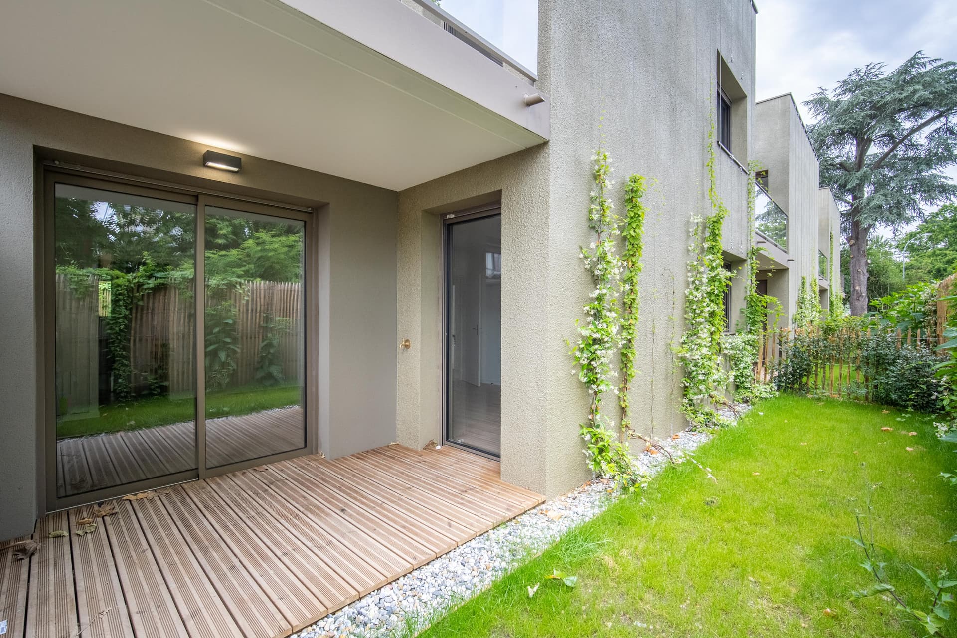 Talence — Dans un environnement alliant modernité et authenticité, cette résidence intimiste propose 26 appart... — Miniature 5