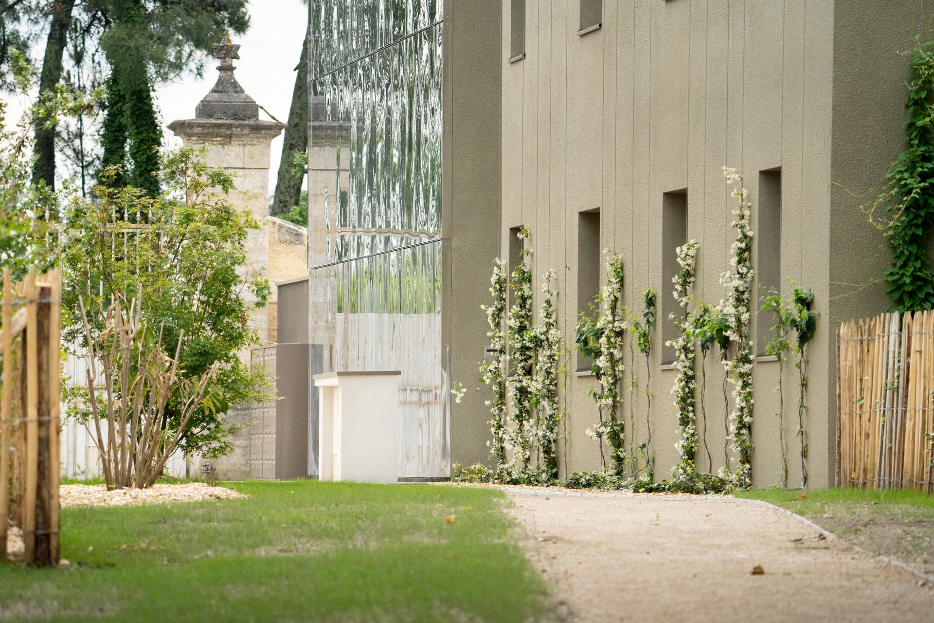 Talence — Dans un environnement alliant modernité et authenticité, cette résidence intimiste propose 26 appart... — Miniature 6