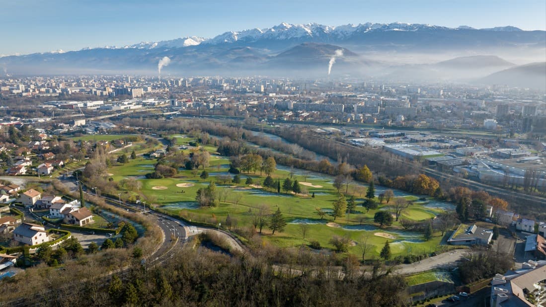 Echirolles — Située à Échirolles, au sud de Grenoble, cette nouvelle résidence s’inscrit dans un quartier en plei... — Miniature 4