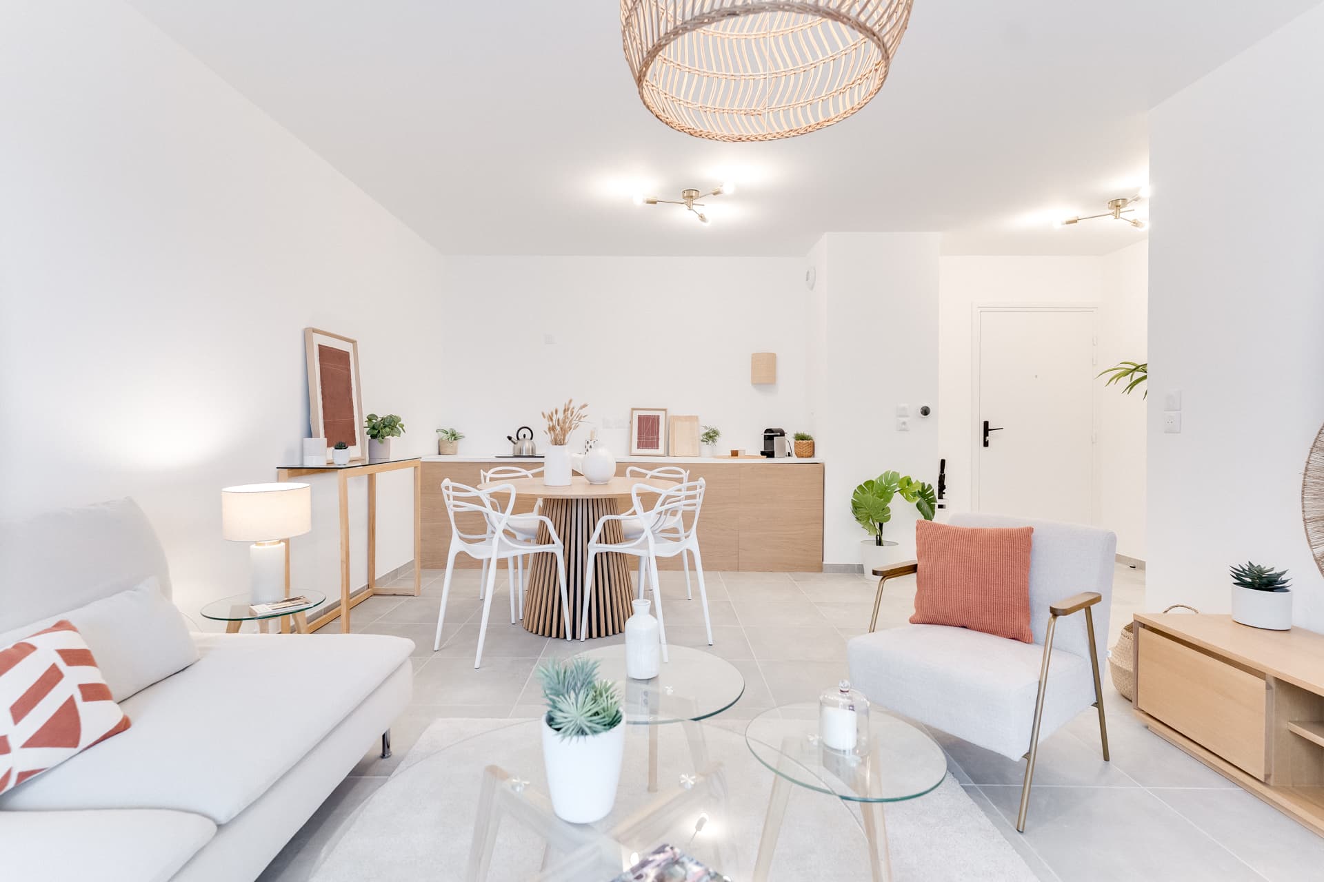 Châteaurenard — Située à Châteaurenard, au cœur des Bouches-du-Rhône, cette résidence s’intègre harmonieusement dans... — Miniature 11