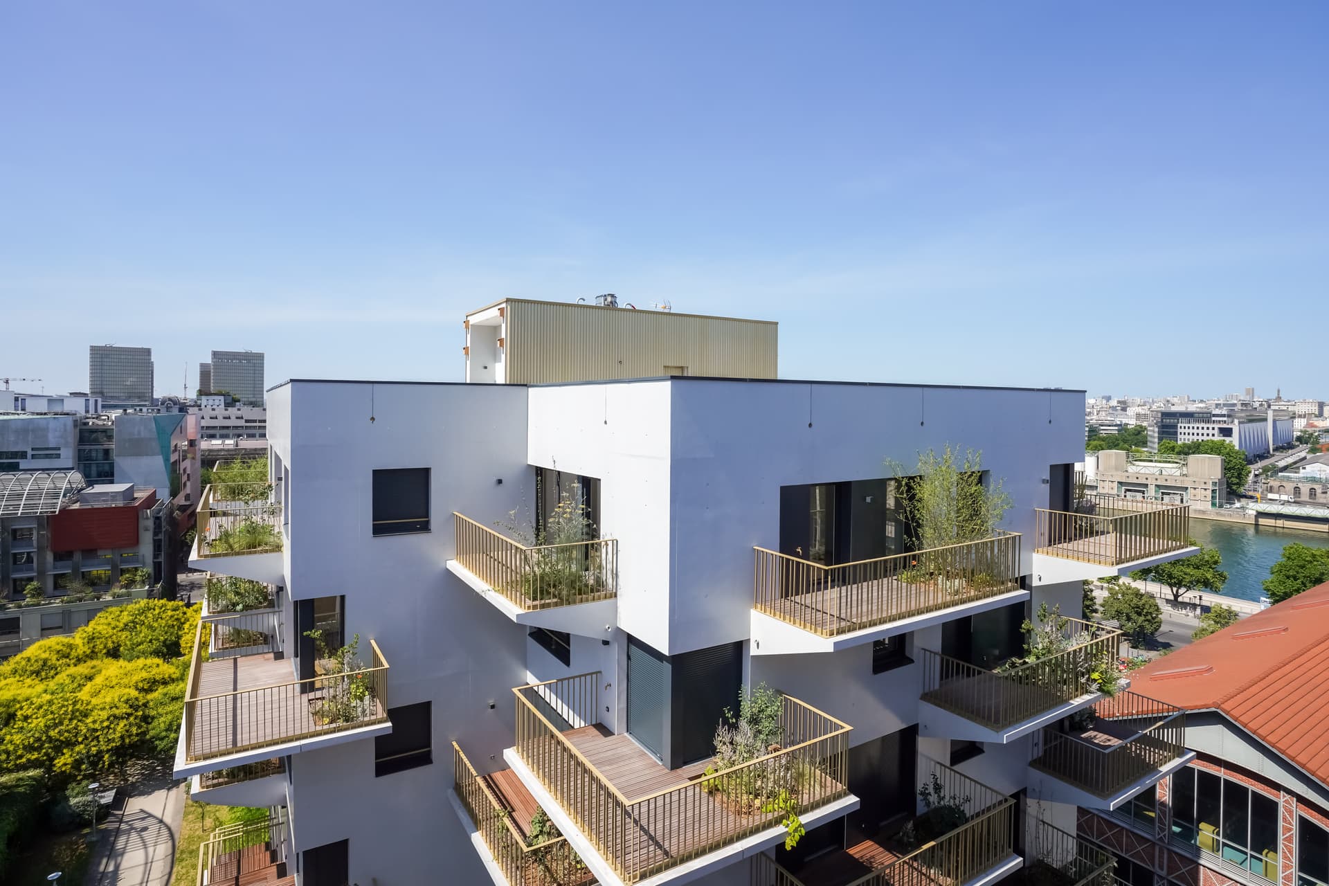 Paris — Situé dans le 13ème arrondissement de Paris, ce projet résidentiel propose les derniers appartements... — Miniature 15