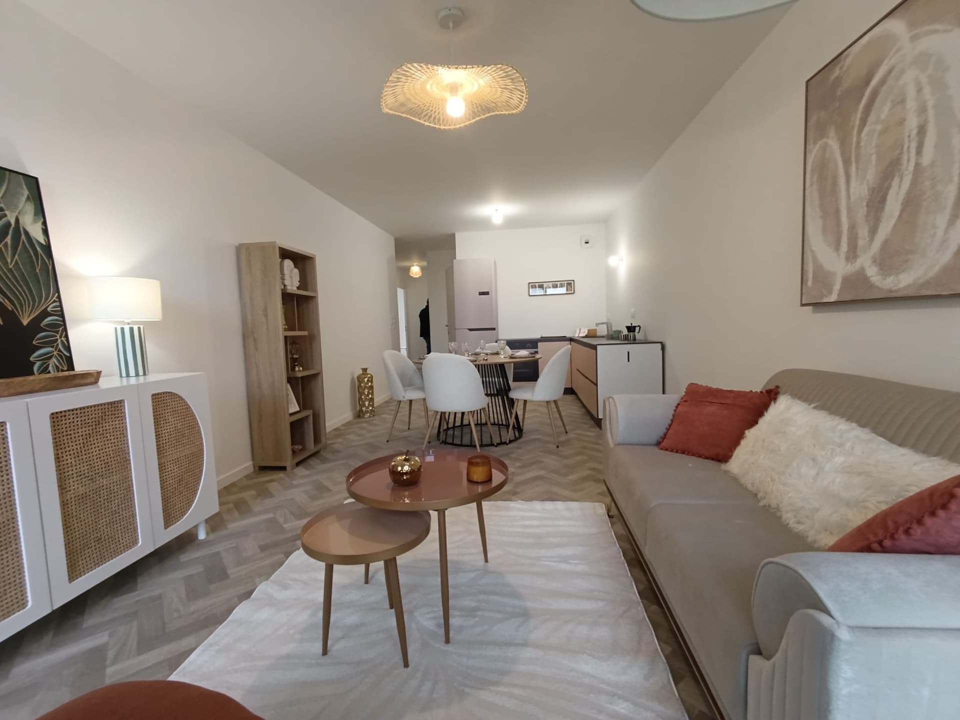 Mantes la Ville — Située au cœur d’un quartier résidentiel agréable à Mantes-la-Ville, cette nouvelle résidence bénéfi... — Miniature 5