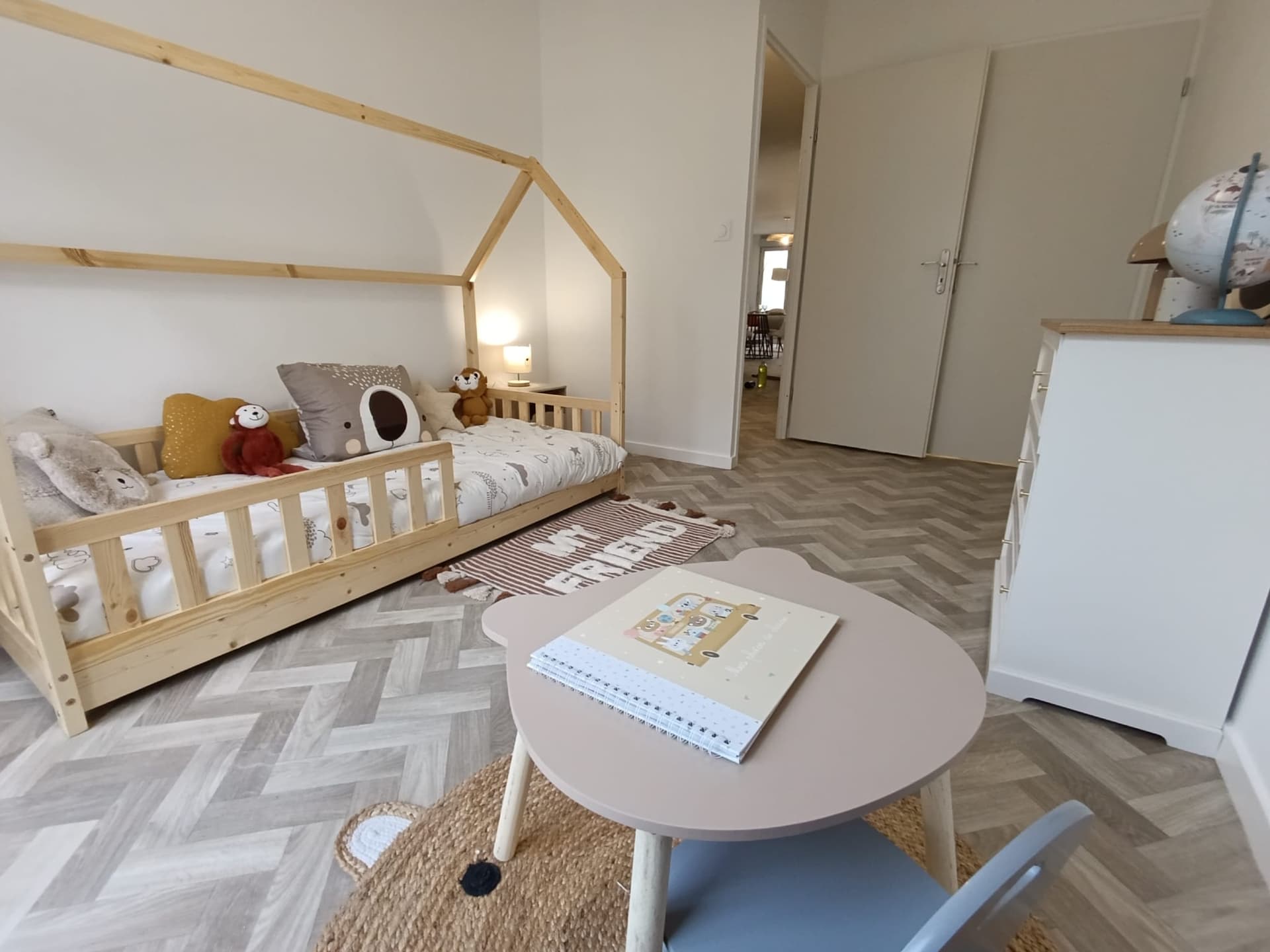 Mantes la Ville — Située au cœur d’un quartier résidentiel agréable à Mantes-la-Ville, cette nouvelle résidence bénéfi... — Miniature 12