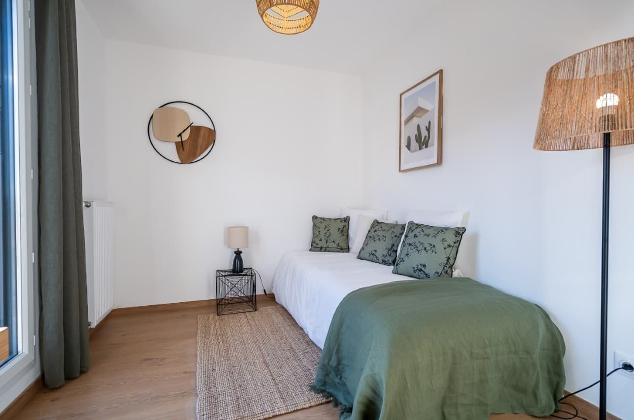 Dardilly — Située à environ dix kilomètres au nord-ouest de Lyon, cette résidence s’intègre parfaitement dans l... — Miniature 4