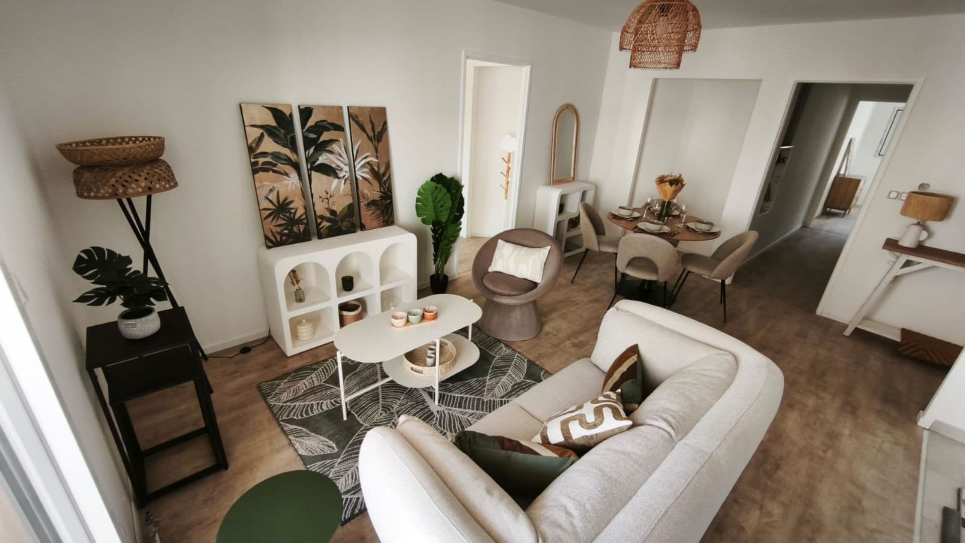 Tours — Située au cœur de la région Centre-Val de Loire, la métropole de Tours se distingue par sa vitalité ... — Miniature 5