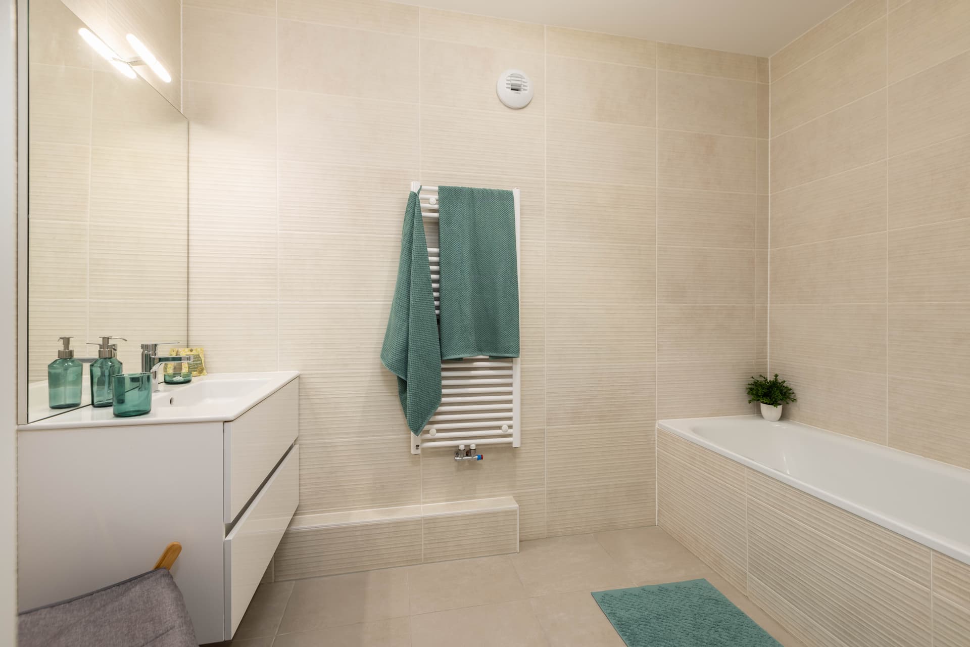 Rueil-Malmaison — Située à Rueil-Malmaison, cette nouvelle résidence bénéficie d’un emplacement privilégié au cœur d’u... — Miniature 2