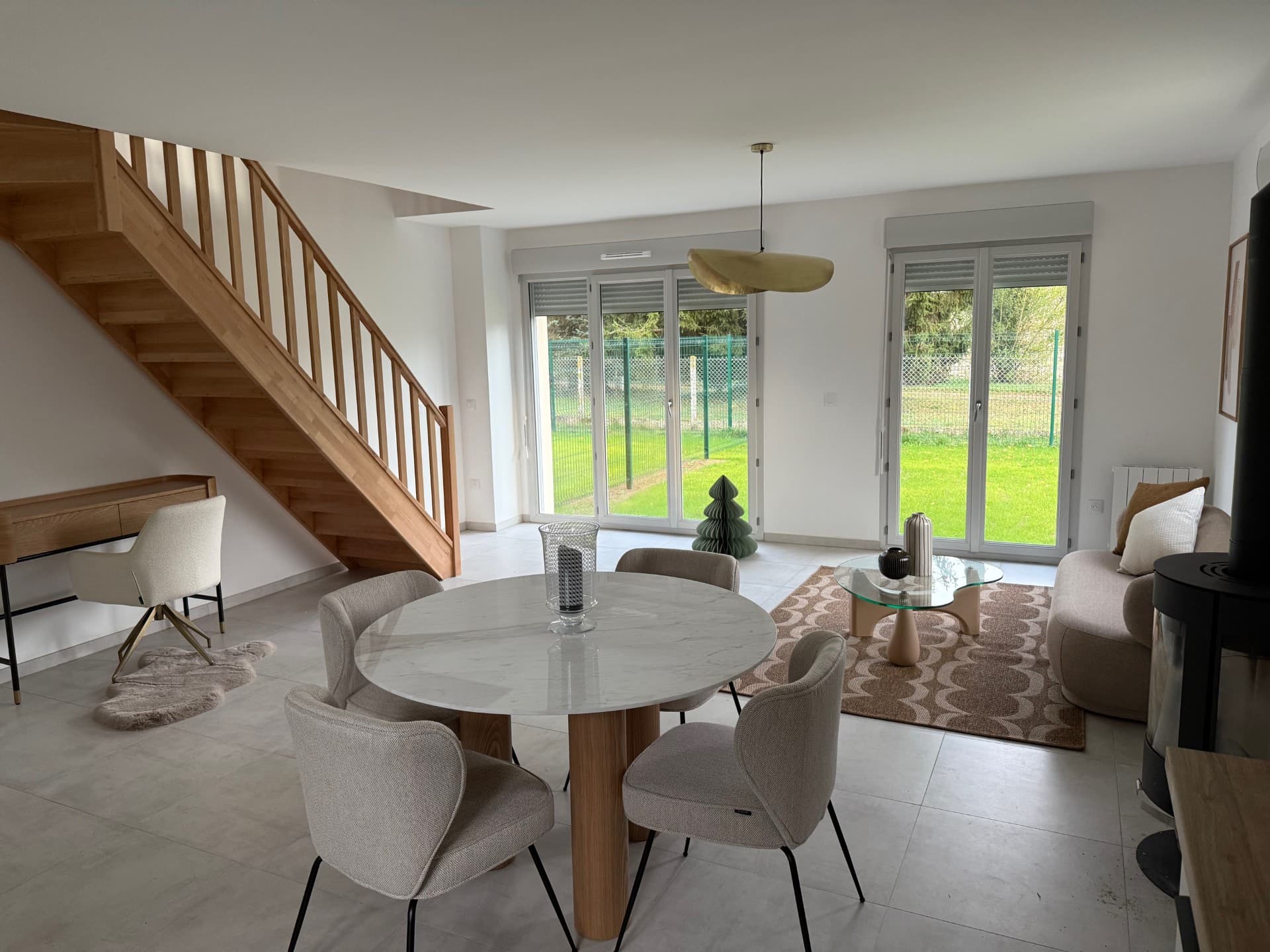 Oinville-sur-Montcient — Situé dans un environnement paisible, ce projet immobilier neuf propose des maisons de type T3 d’une...