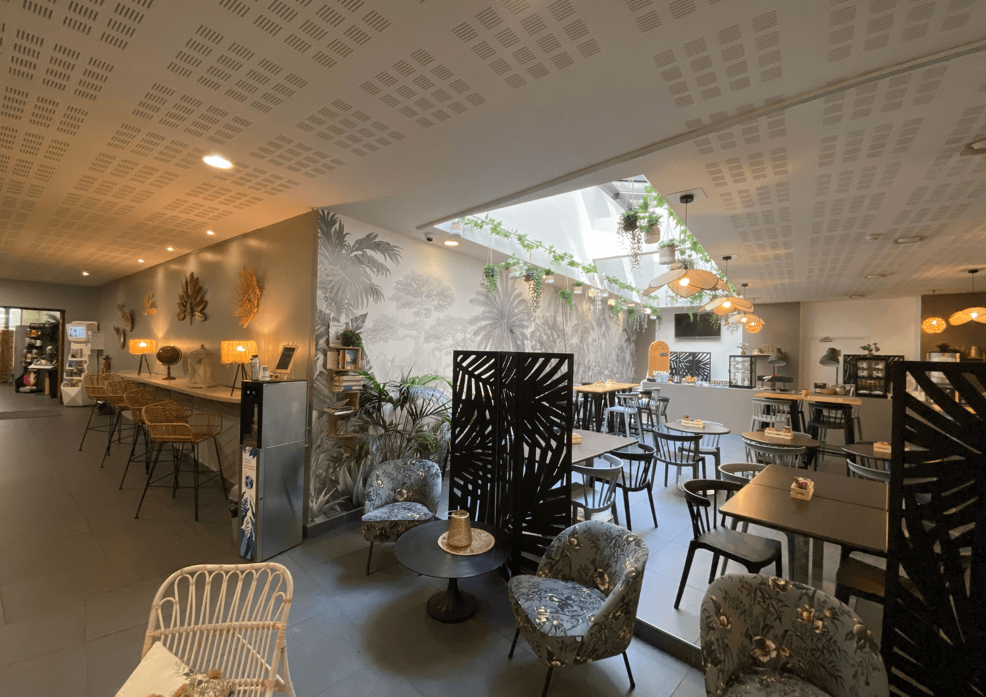 Nantes — Au cœur de Nantes, cette résidence propose des appartements entièrement meublés et équipés, allant d... — Miniature 4