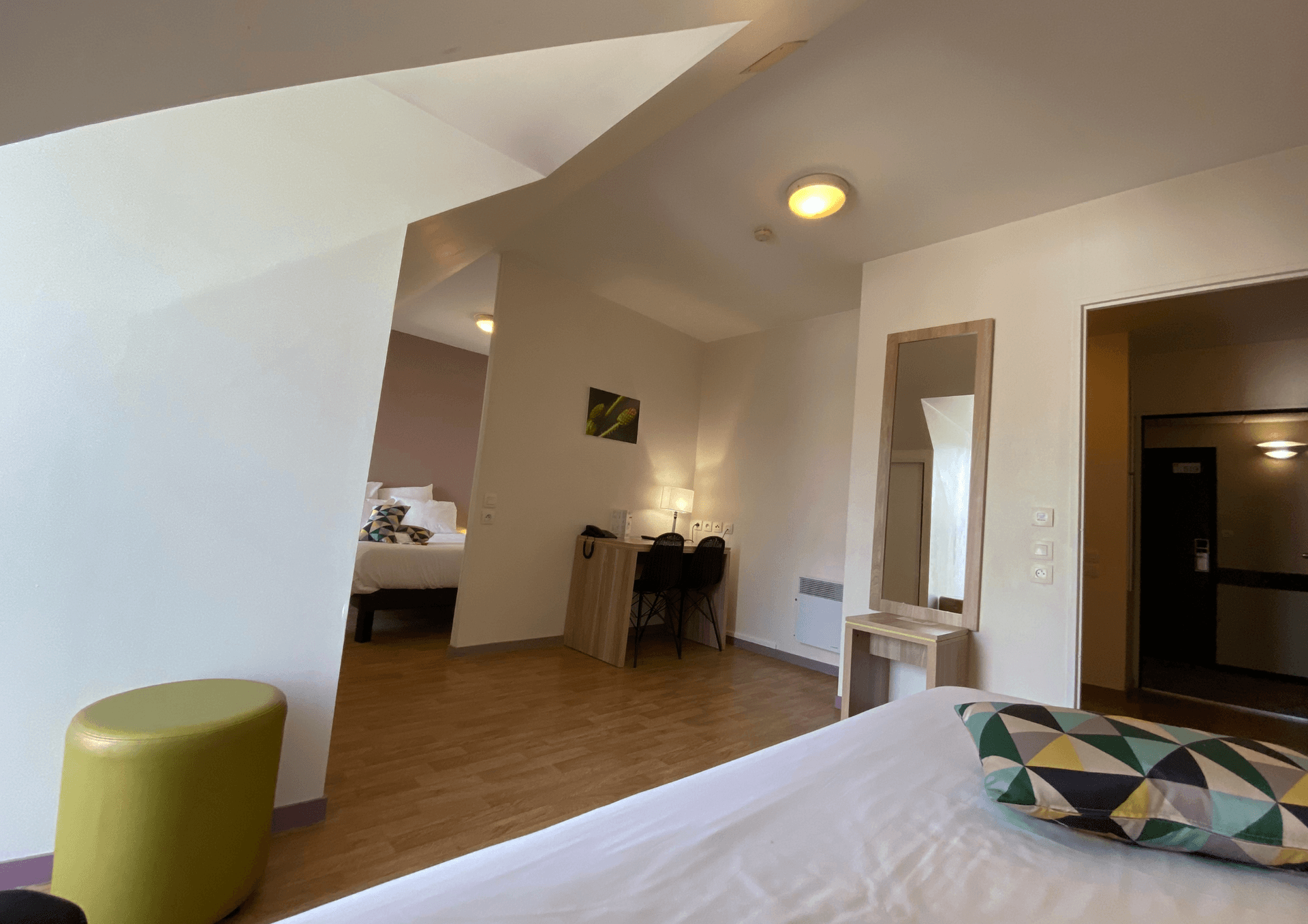 Nantes — Au cœur de Nantes, cette résidence propose des appartements entièrement meublés et équipés, allant d... — Miniature 6