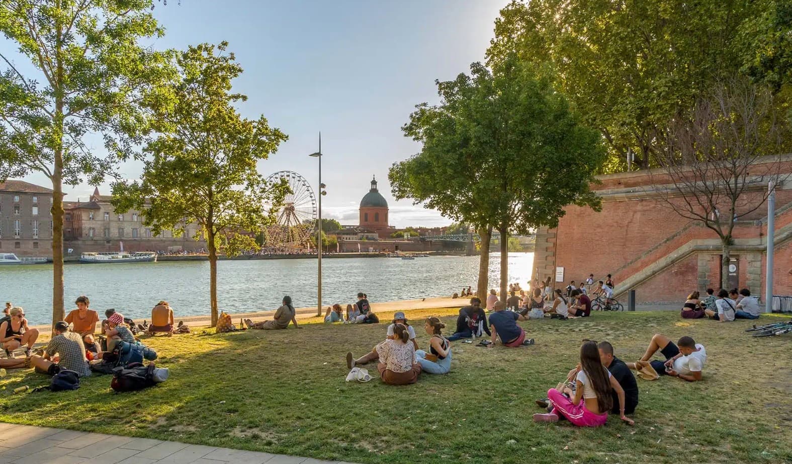 Auzeville-Tolosane — Située au sud de Toulouse, la commune d'Auzeville-Tolosane séduit par son environnement verdoyant et... — Miniature 2