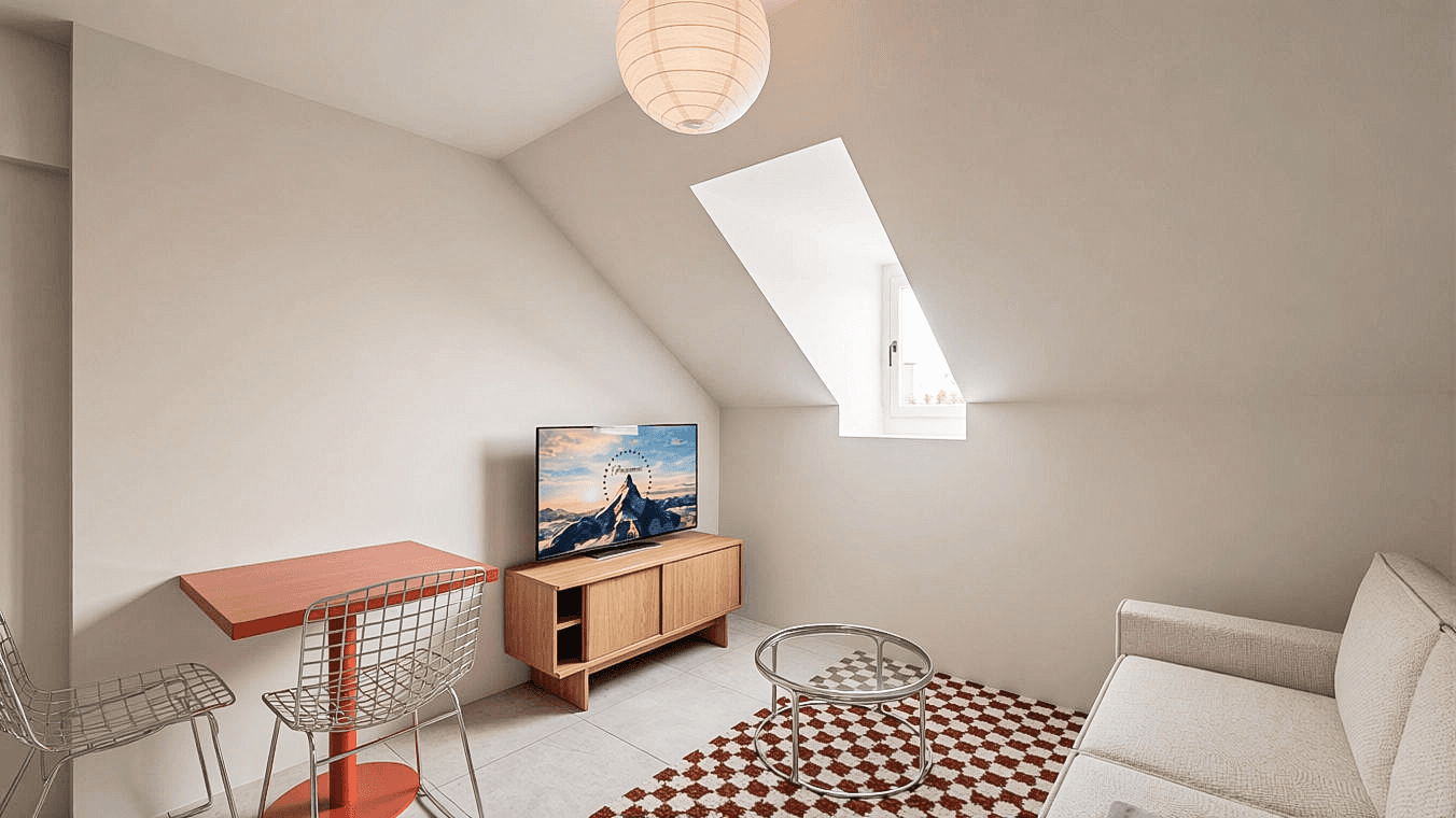 Évian-les-Bains — Située entre le Lac Léman et les Alpes, Évian-les-Bains séduit par son cadre naturel exceptionnel et... — Miniature 9