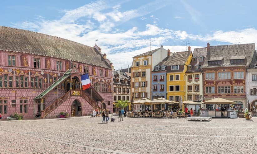 Mulhouse — Située à Mulhouse, au cœur de l’Alsace et à proximité des frontières suisse et allemande, cette rési... — Miniature 2