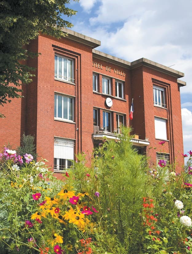 Saint-Denis — Au sein de la commune de Saint-Denis, en Seine-Saint-Denis, une nouvelle résidence se distingue par ... — Miniature 8