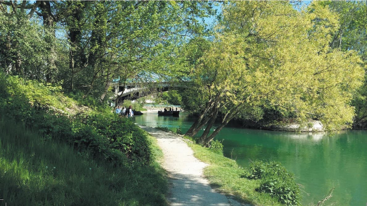 Champigny-sur-Marne — À Champigny-sur-Marne, à proximité de Joinville-le-Pont et à seulement quelques kilomètres à l’est d... — Miniature 10