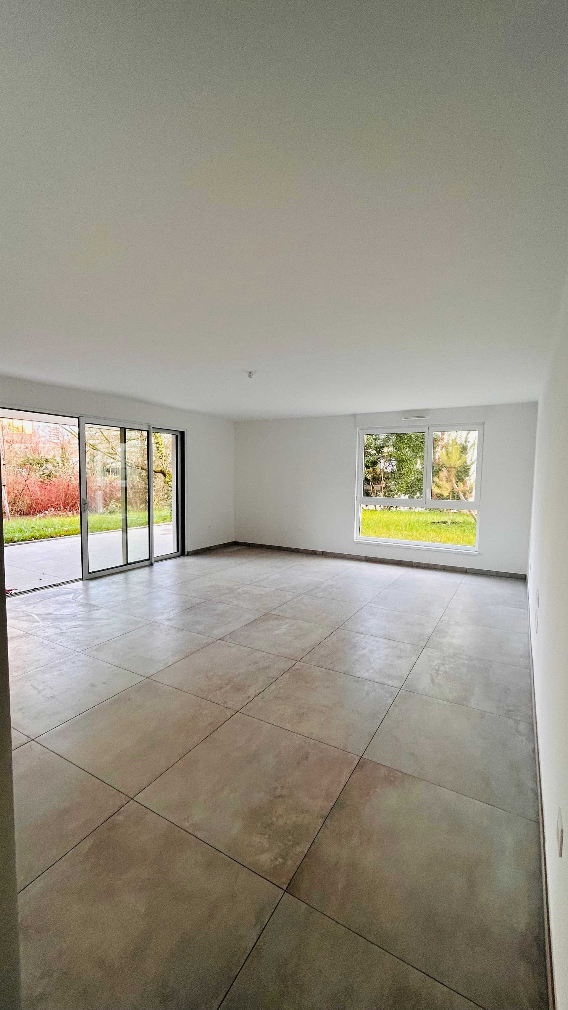 Strasbourg — Située au cœur d’un environnement privilégié, cette résidence se distingue par son emplacement sur l... — Miniature 16