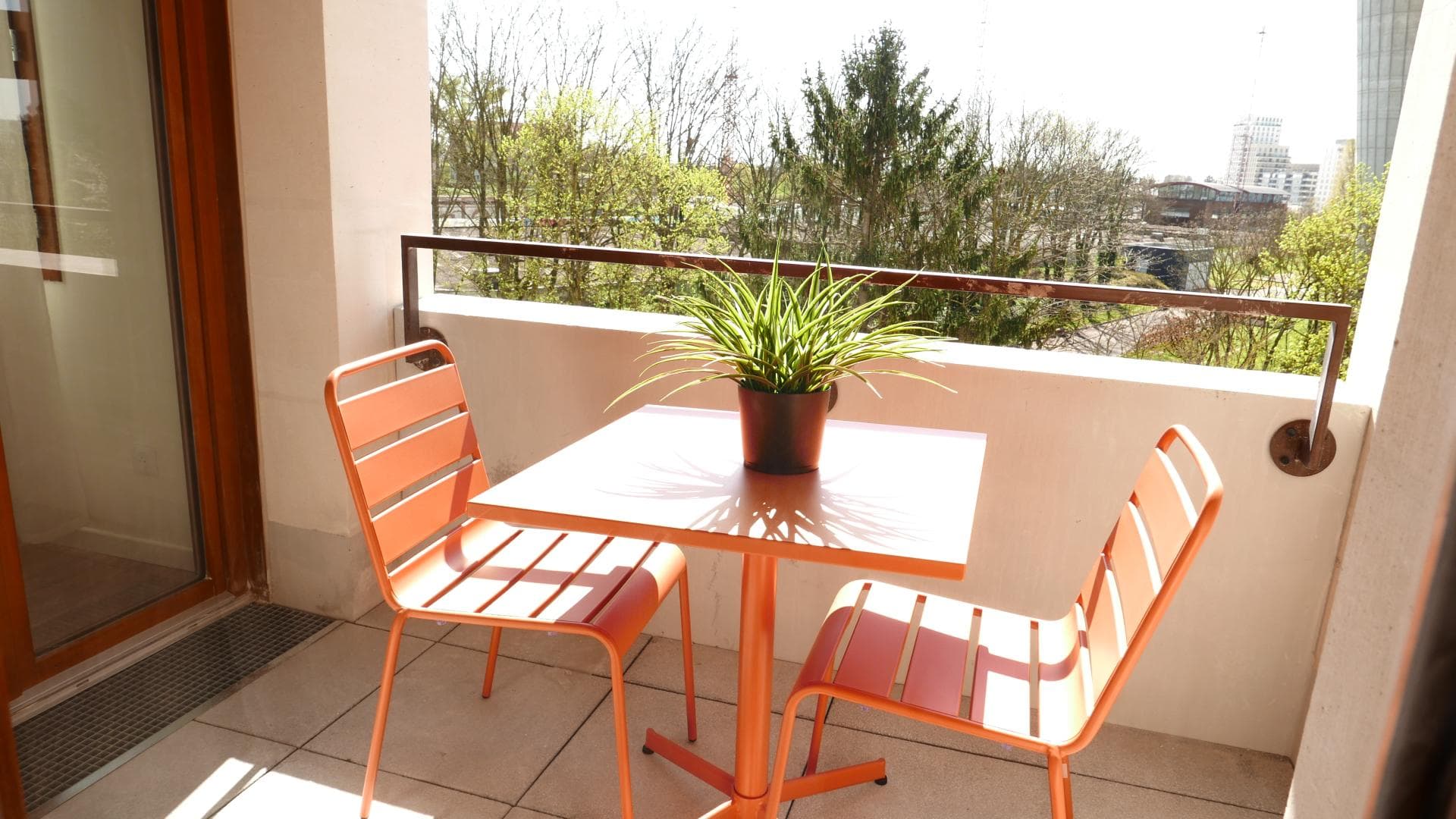 Villejuif — Située à proximité immédiate de Paris et bordée par le parc départemental des Hautes-Bruyères, cette... — Miniature 16