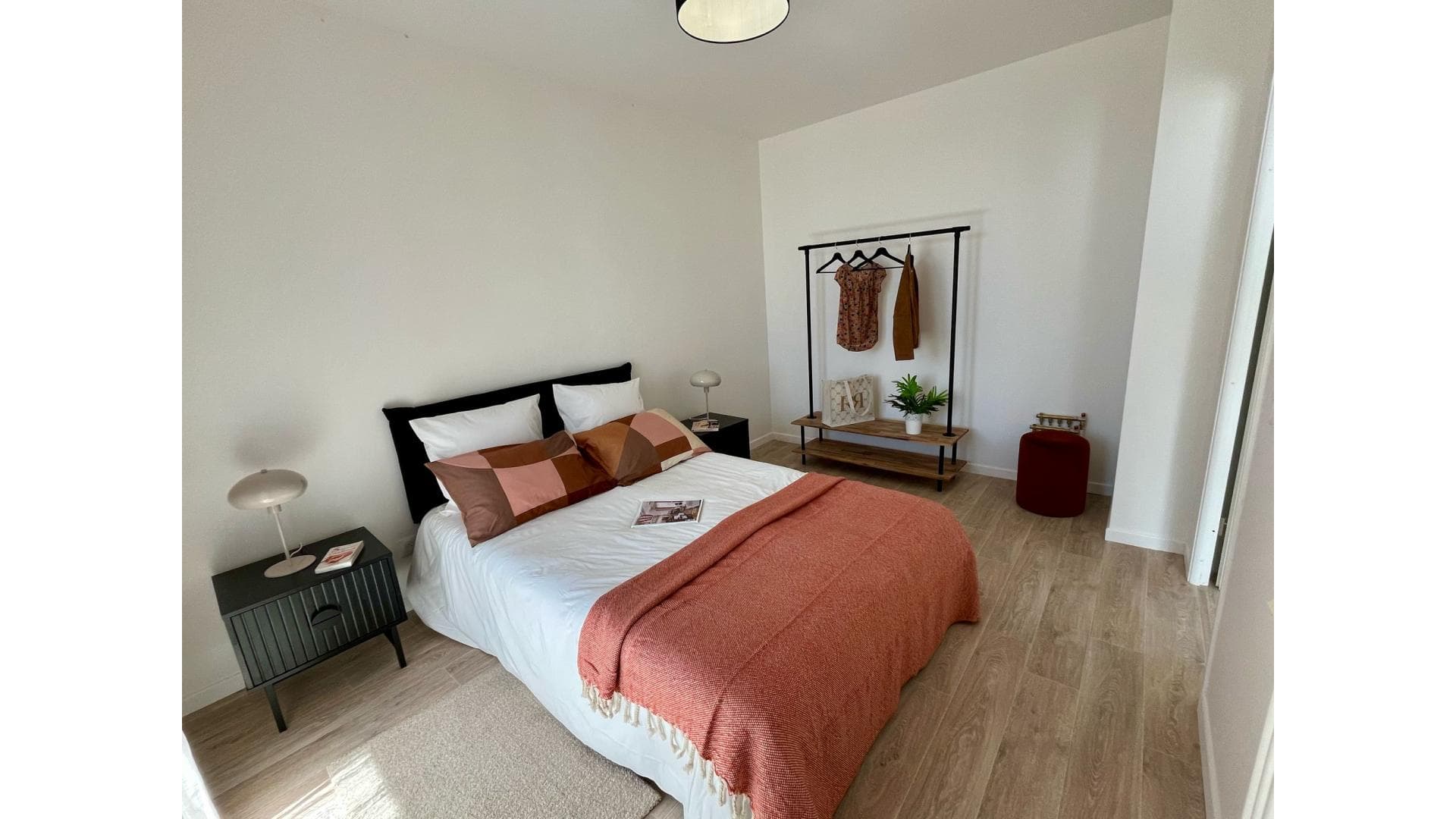 Villejuif — Située à proximité immédiate de Paris et bordée par le parc départemental des Hautes-Bruyères, cette... — Miniature 18