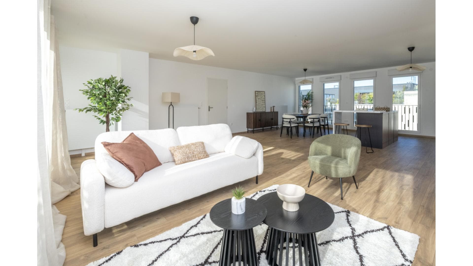 Reims — Située en plein centre-ville, cette résidence propose ses tout derniers appartements disponibles à l... — Miniature 4