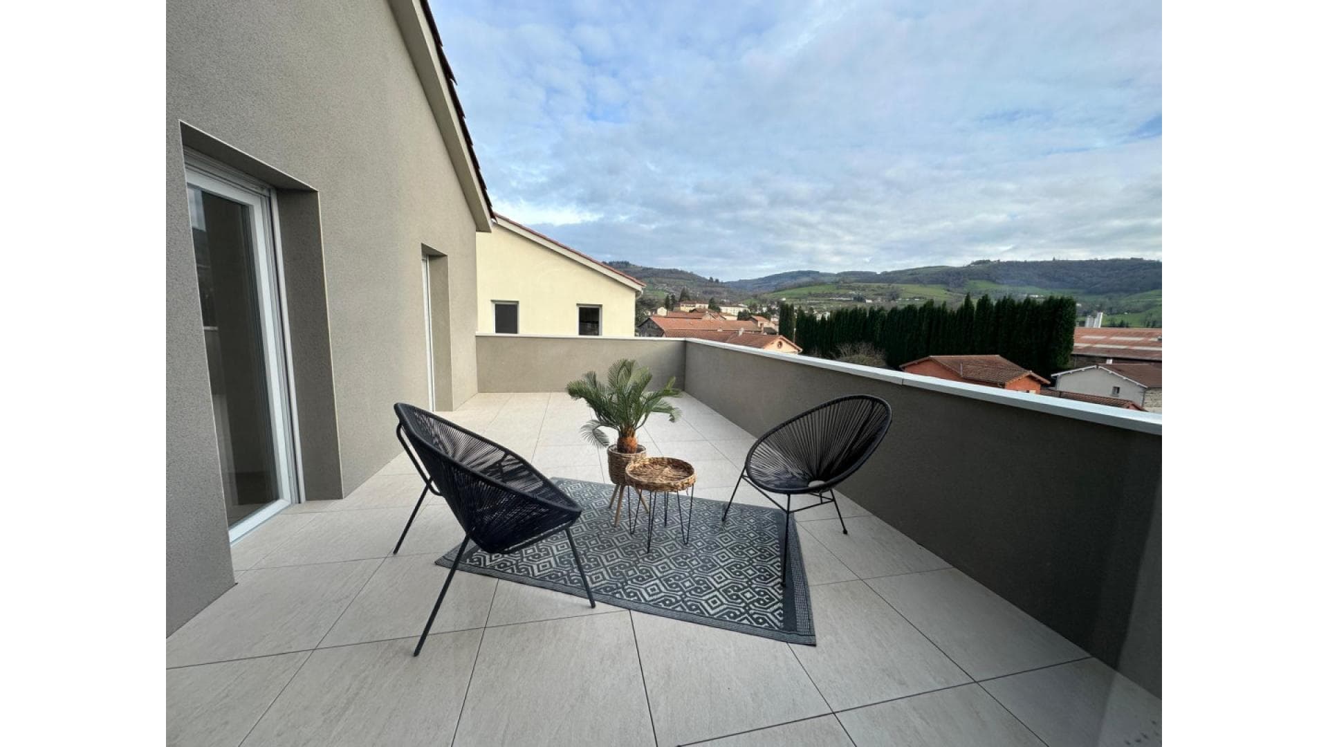 Ste Foy L Argentiere — Située au cœur des Monts du Lyonnais, cette nouvelle résidence s’implante dans un environnement priv... — Miniature 8