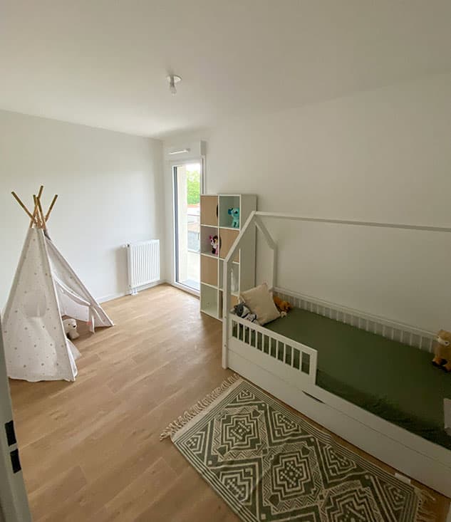 Ifs — Idéalement située au cœur d’un quartier paisible, cette résidence à taille humaine propose douze app... — Miniature 2