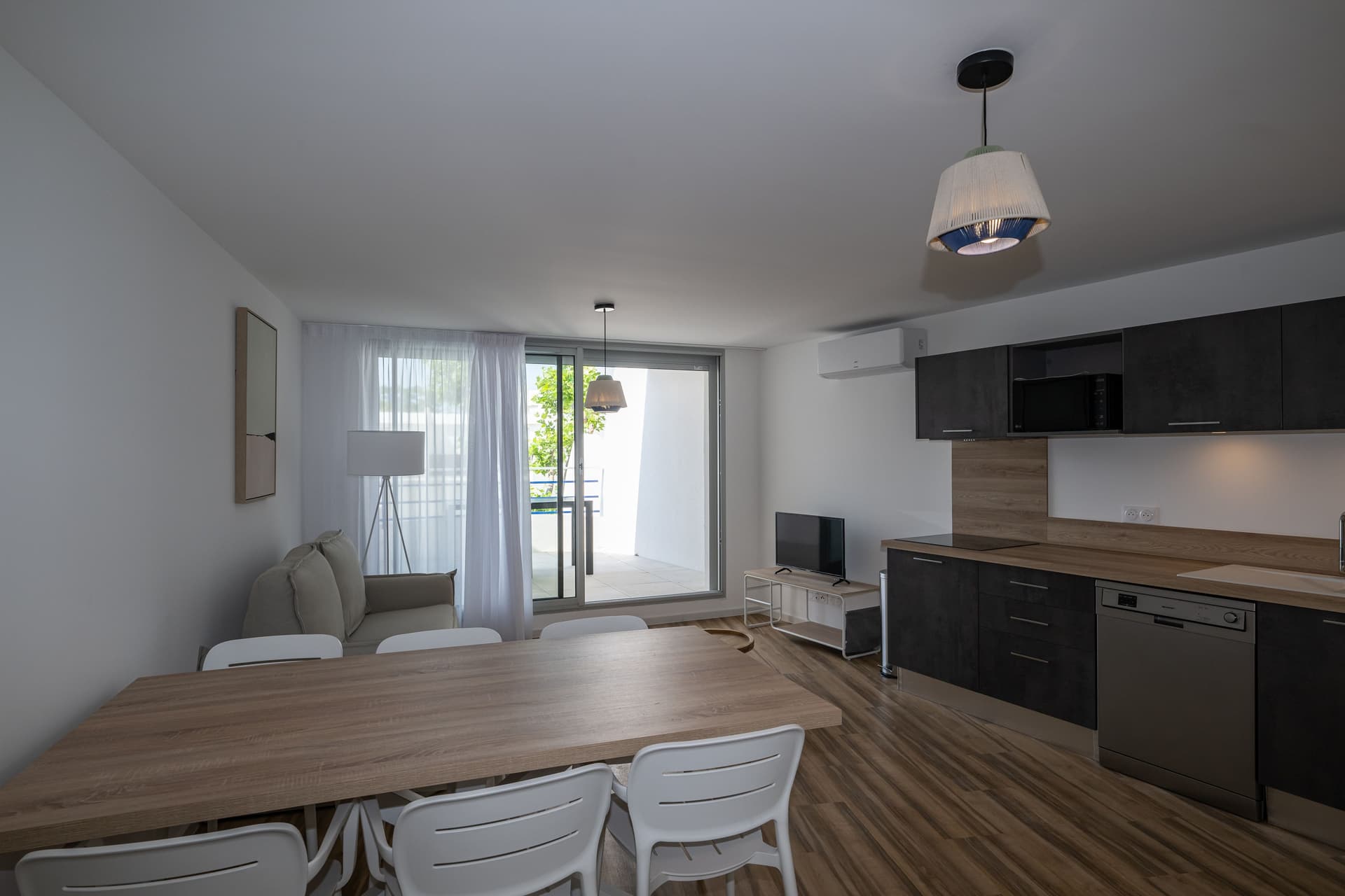 la Grande Motte — Située à proximité immédiate de la Petite Camargue, cette station balnéaire réputée séduit chaque an... — Miniature 6