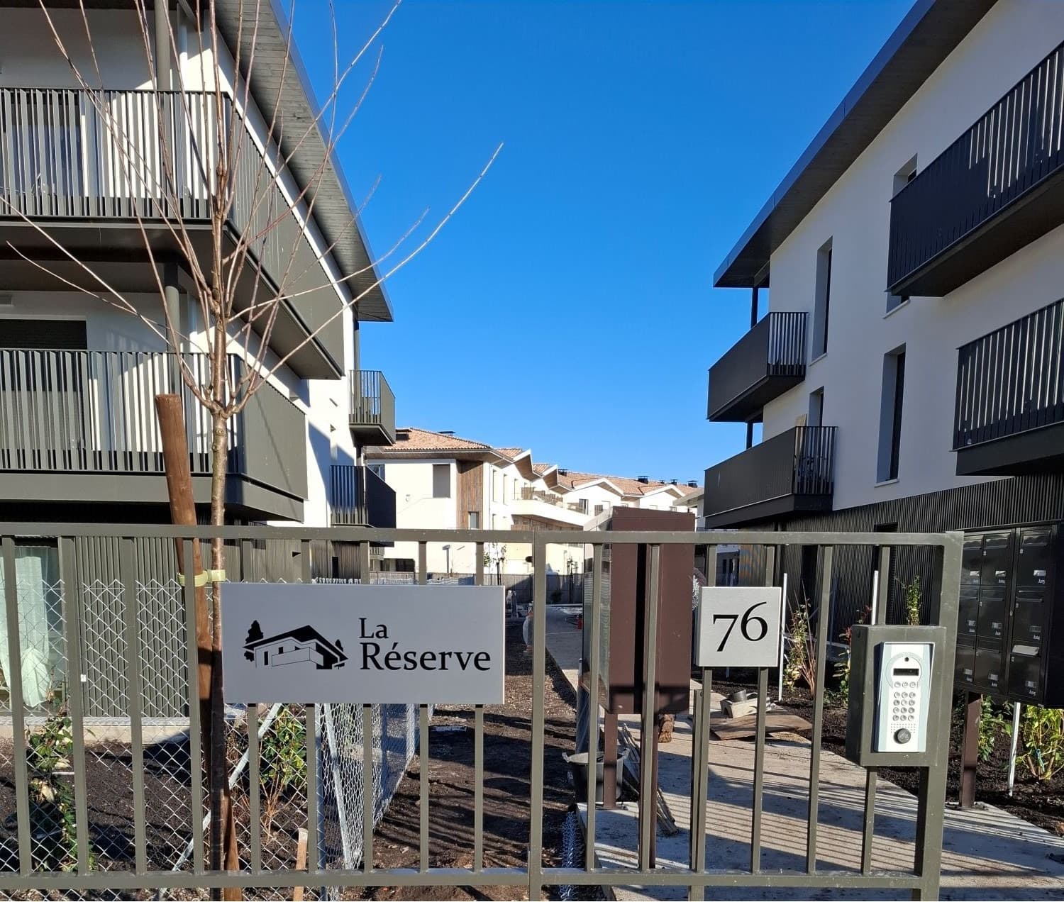 Pessac — Implantée dans le quartier Le Monteil à Pessac, cette nouvelle résidence propose 21 appartements rép... — Miniature 2