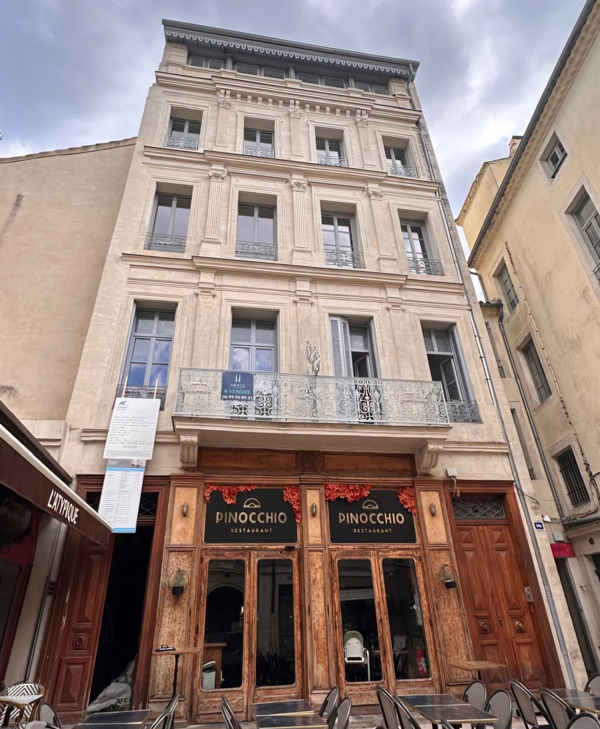 Nîmes — Située au cœur du centre historique de Nîmes, cette résidence offre un cadre de vie privilégié, mêla... — Miniature 3