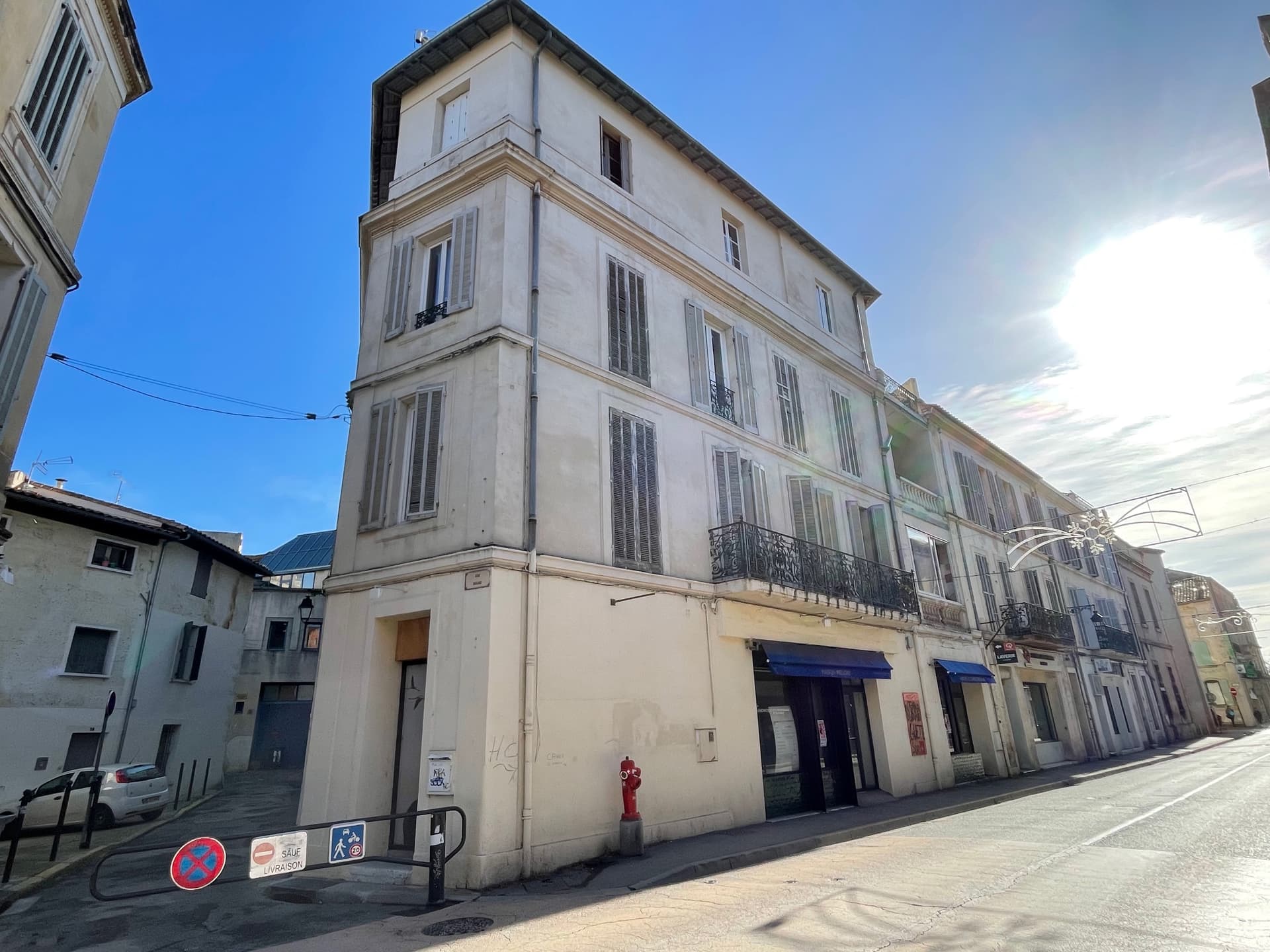 Arles — Située au cœur d’Arles, cette résidence se distingue par son alliance réussie entre patrimoine histo... — Photo 1