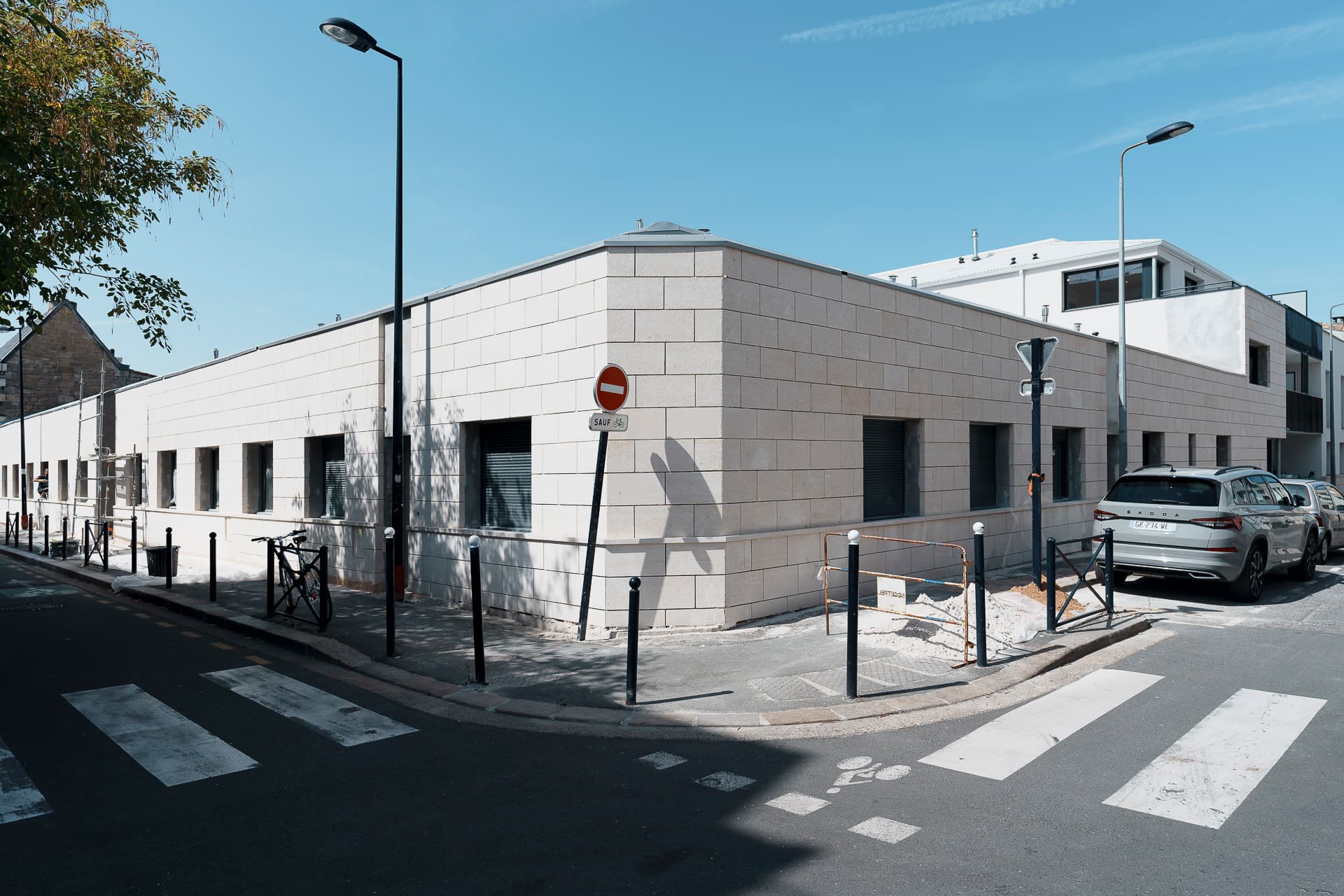 Bordeaux — Situé dans le quartier prisé des Chartrons à Bordeaux, ce programme propose des places de stationnem... — Photo 1